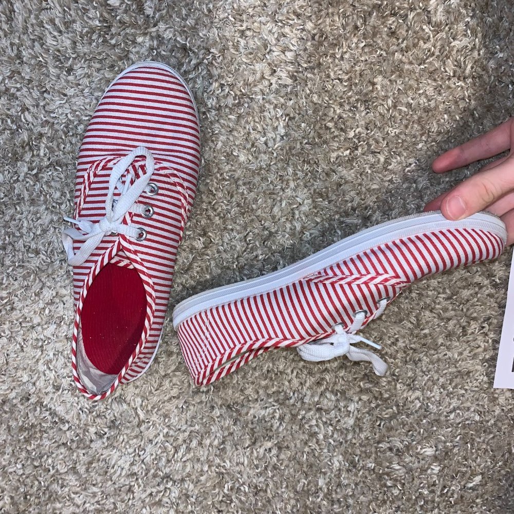 Red and White Striped Lace-Up Shoes Women’s Size 8 - Picture 2 of 6